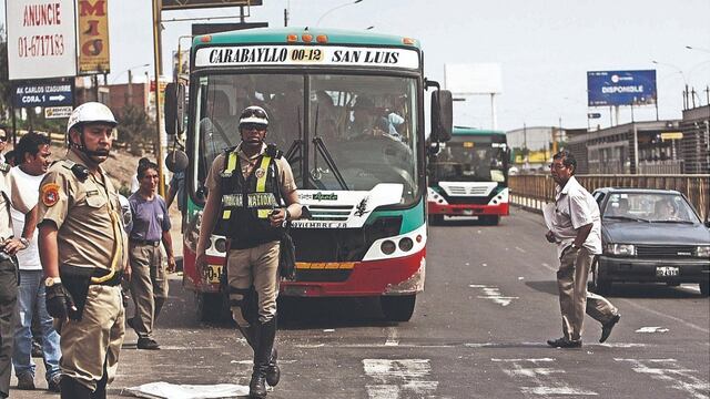 Hay diez asaltos diarios en transporte público de Lima