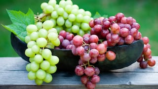 8 beneficios medicinales de comer uvas 