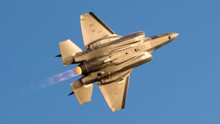 Israel bombardea avión iraní de reabastecimiento en aeropuerto de Mashad