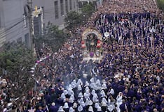 Multitudinaria primera salida del Señor de los Milagros en el Centro de Lima (GALERÍA)
