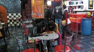 Tacna: Denuncian desaparición de féminas pero estaban entretenidas con comida y licor