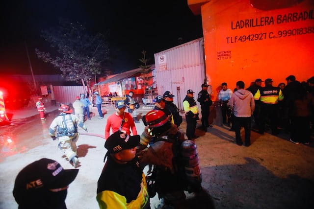 Incendio en Ate destruye 18 buses de transporte (Foto: GEC)