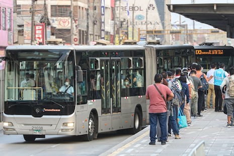 PNP y ATU multaron a 346 conductores por invadir a la vía exclusiva del Metropolitano