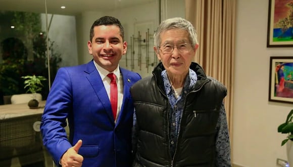 Abogado Elio Riera junto al expresidente Alberto Fujimori, el día que fue excarcelado tras la orden del TC. (Foto: GEC)