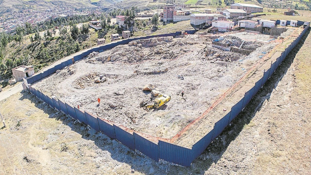 Se han reportado problemas para acondicionar el terreno rocoso y Contraloría ha advertido que faltará agua para abastecer al futuro establecimiento de salud.