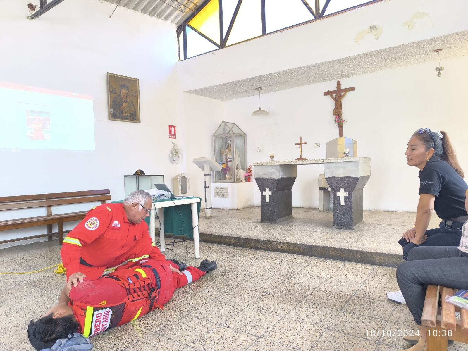 Capacitan a brigadistas de primeros auxilios