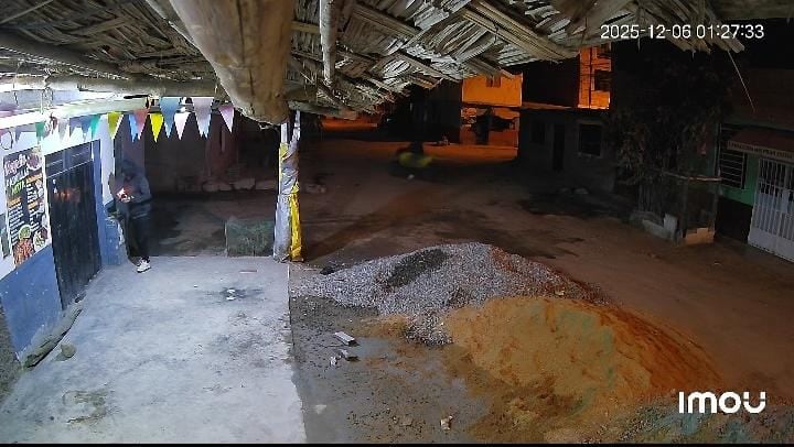 Cámaras captaron a delincuente antes de perpetrar el hecho.