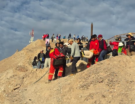 Moquegua: Fieles sufren caídas en peregrinaje a la Cruz El Siglo