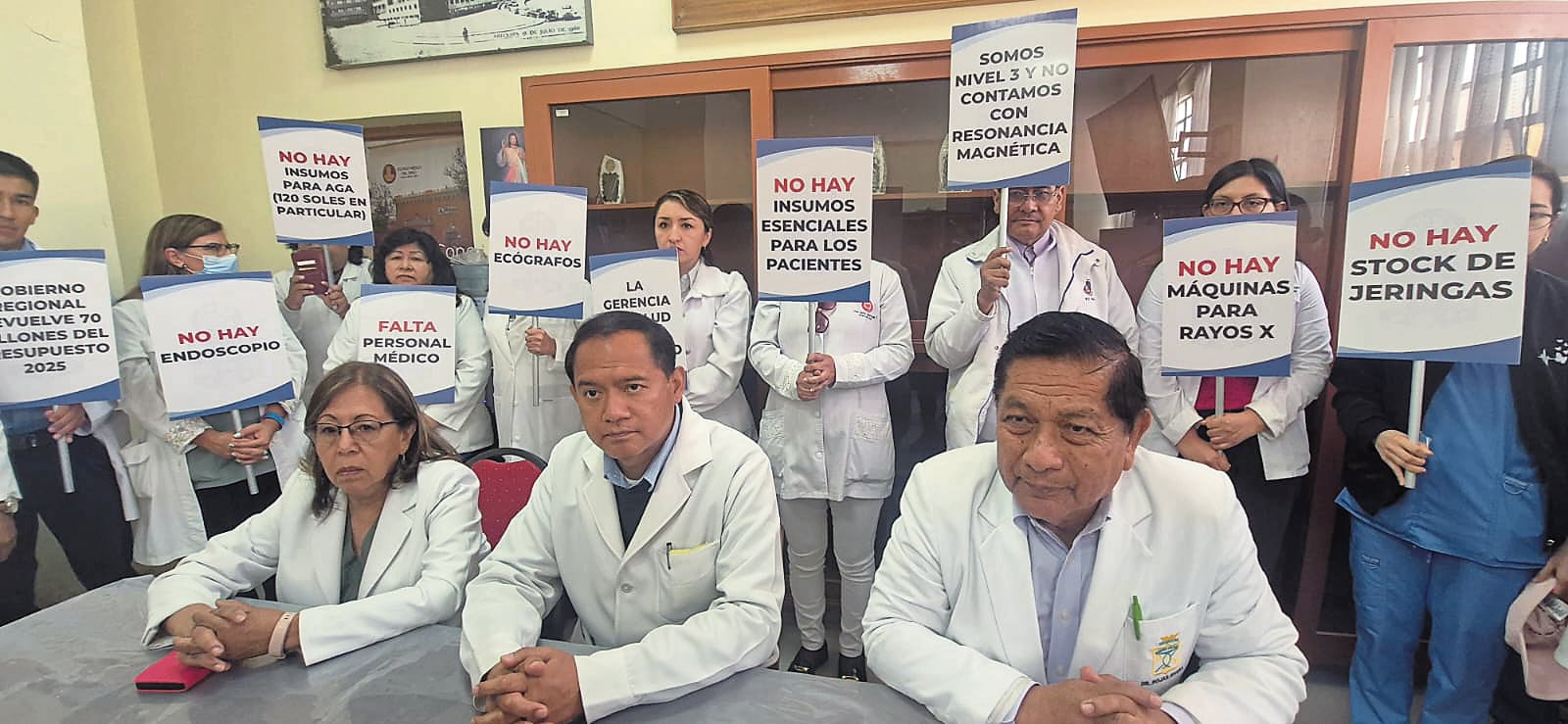 Médicos del hospital Honorio Delgado Espinoza continuarán en huelga, pese a amenaza de sanciones y denuncias (Foto: Pedro Torres/@photo.gec)