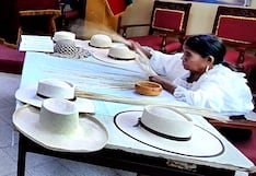 Artesanos enseñan confección del tradicional sombrero de paja toquilla en Piura