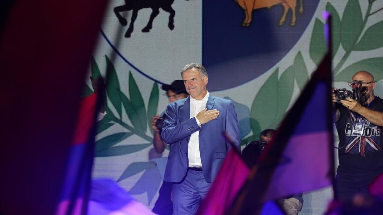 Yamandú Orsi será el próximo presidente de un Uruguay que este domingo dio una nueva muestra de civilidad democrática. (Foto: EFE/Raul Martínez)