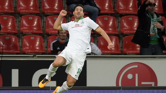 Claudio Pizarro anotó hat-trick en goleada del Werder Bremen