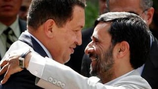 Ahmadineyad llama a Maduro por salud de Chávez