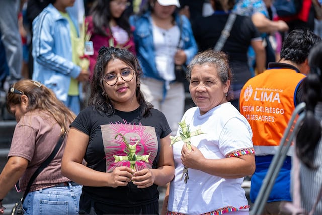 Domingo de Ramos: fieles y el Cristo Cholo recorren la Catedral y Plaza de Armas de Lima. (Fotos: Paloma del Solar/GEC)