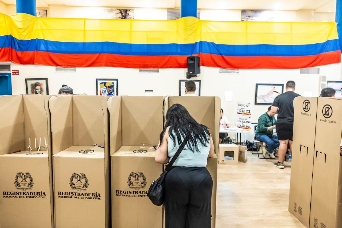 Elecciones en Colombia: cierran urnas y comienza conteo para elegir nuevo presidente. Foto: El País.