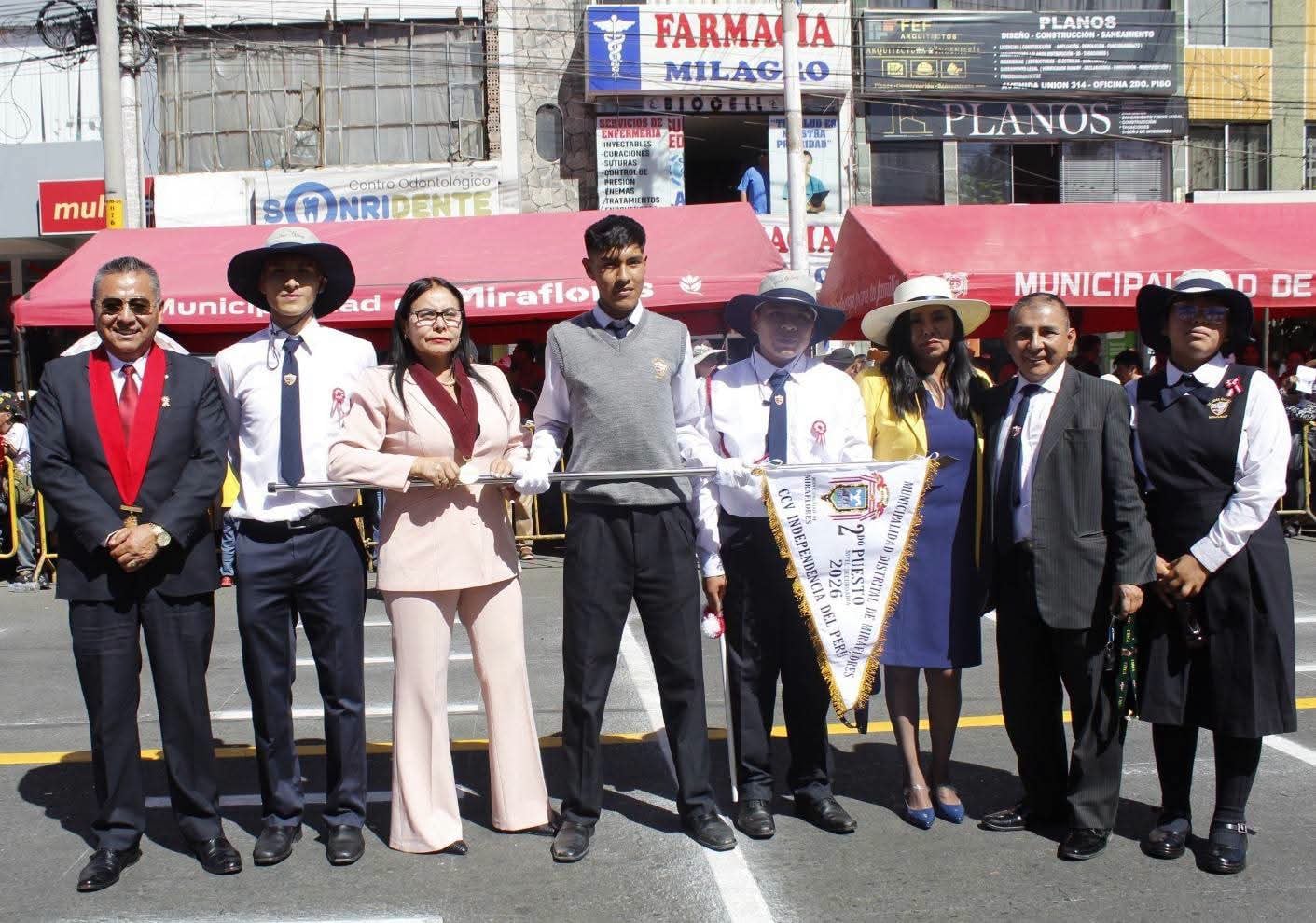 I.E. José Gálvez ocupó el segundo lugar en el distrito de Miraflores en el desfile escolar por Fiestas Patrias en Arequipa. Foto: GEC.