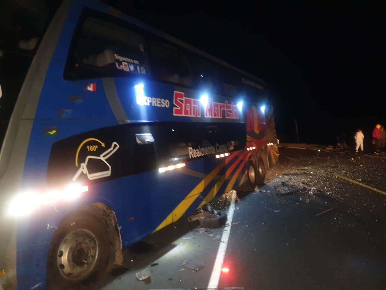 Bus de pasajeros se dirigía de sur a norte mientras auto circulaba hacia la ciudad de Tacna. (Foto: Difusión)