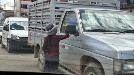 Familias migran a Huancayo y hacen trabajar a sus hijos pequeños en la calle
