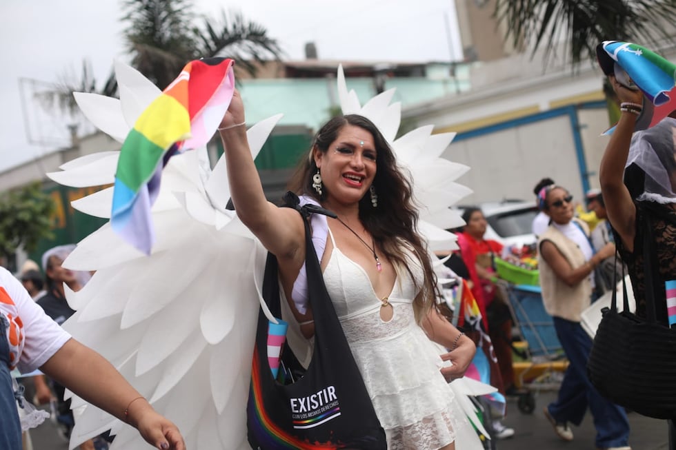 Marcha del Orgullo LGBTI+ reúne a cientos de personas en el Centro de Lima