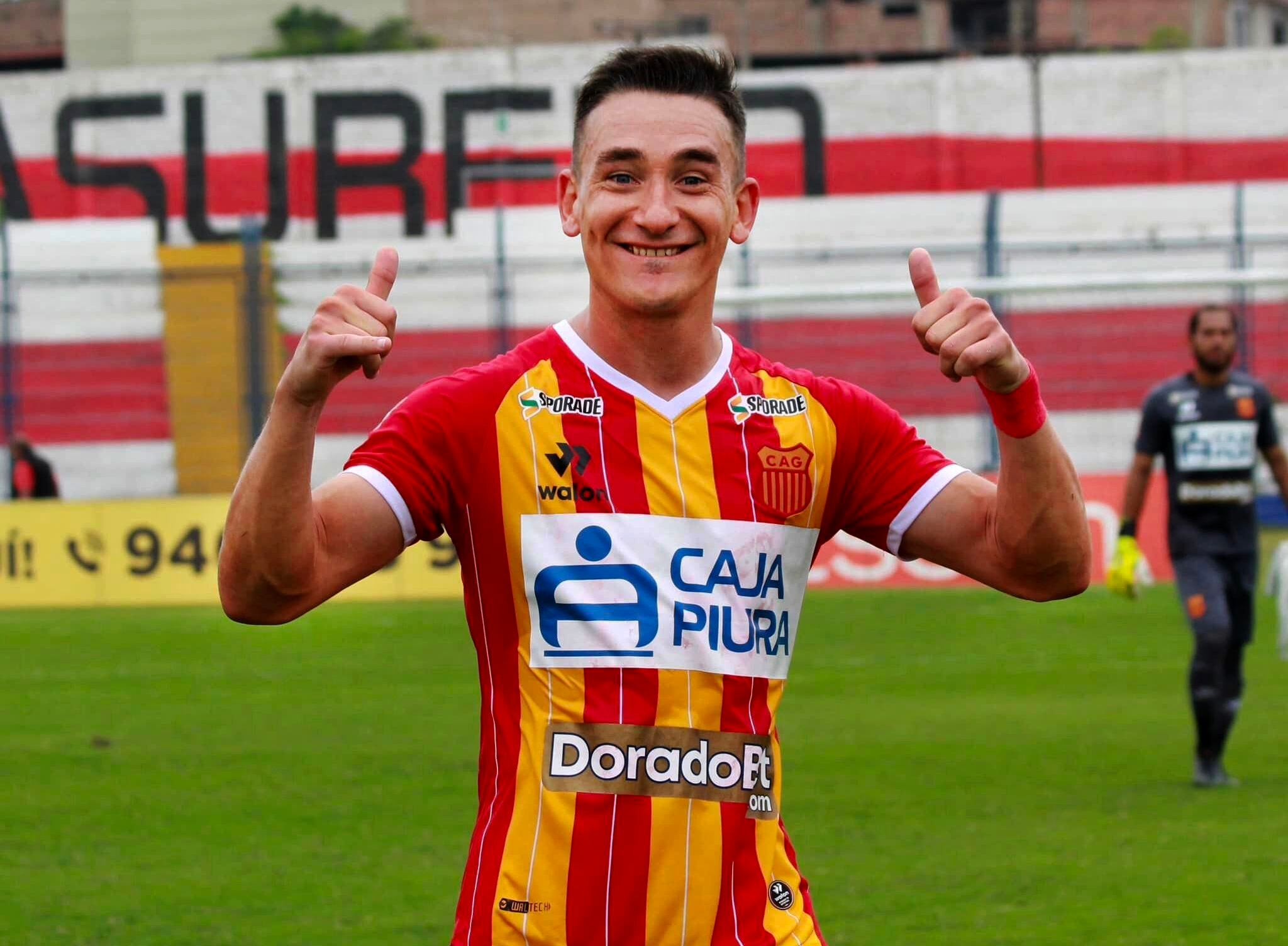 Directiva renueva contrato con el goleador argentino Neri Bandiera.