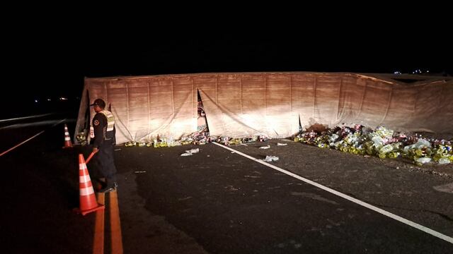 Arequipa: Dos personas fallecieron en triple choque registrado en la carretera Panamericana Sur