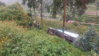Árboles salvan a chofer y ayudante de morir tras despiste en carretera de Tarma