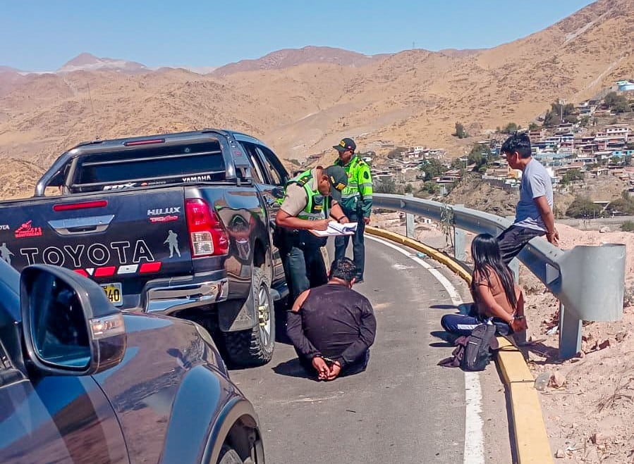 Detienen con disparos a 6 personas por presunto contrabando en Arequipa