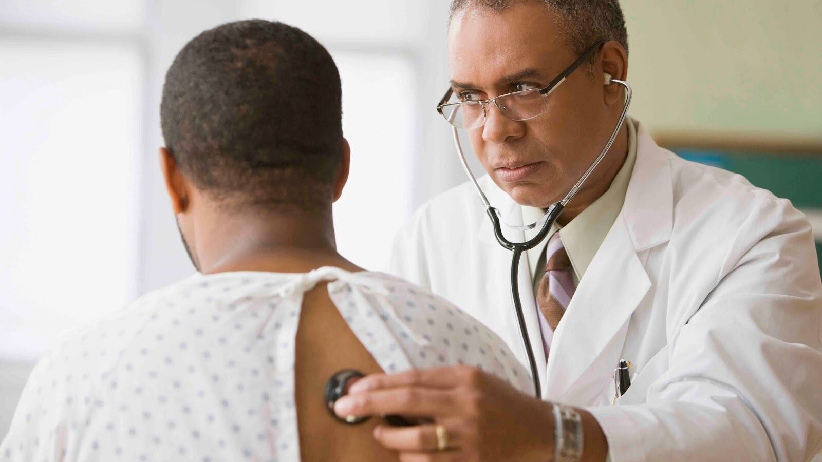 El cáncer de mama es una enfermedad que debe ser prioridad tanto para las mujeres, como para los hombres.