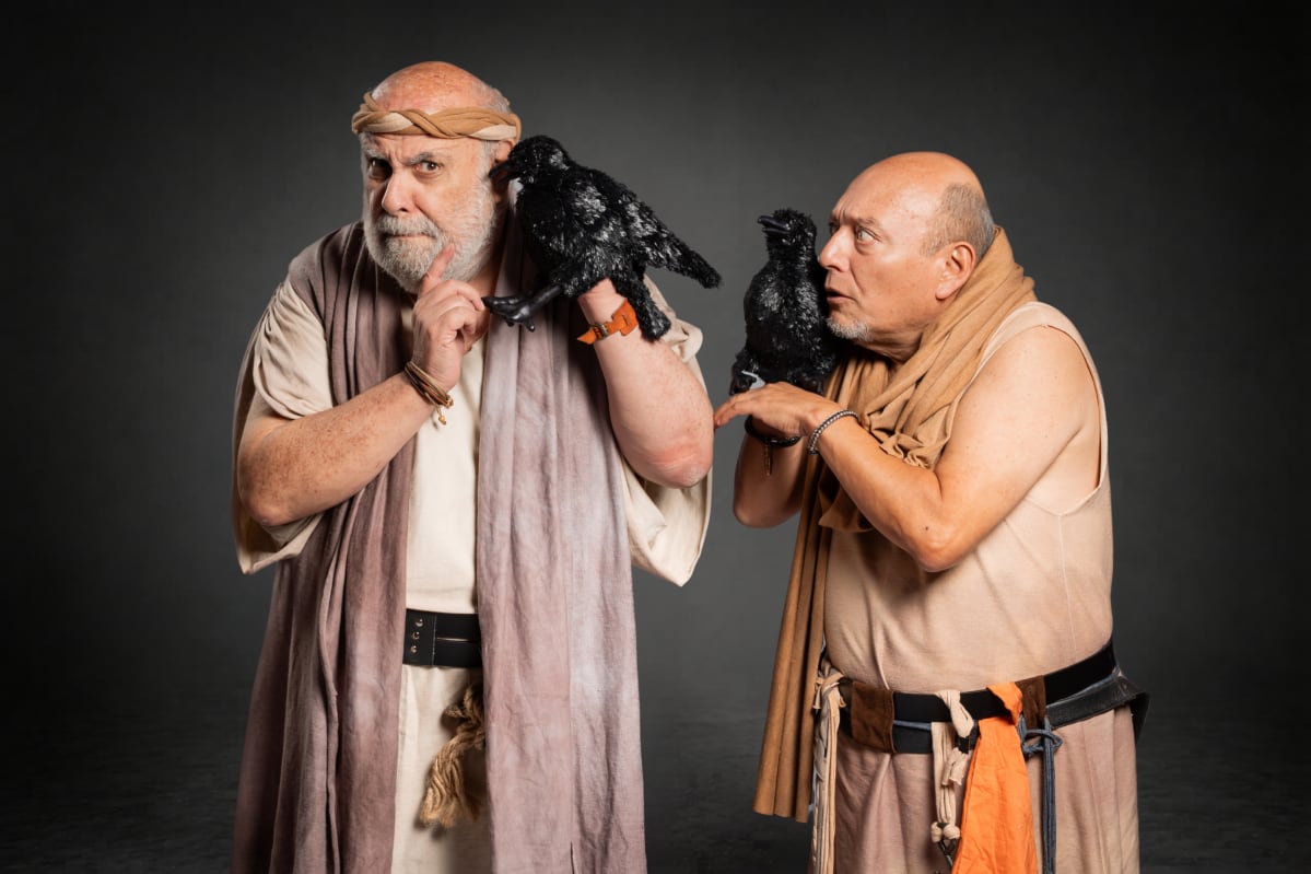 En "Las aves" de Aristófanes, Pistetero (Alberto Ísola) y Evélpides (Ricardo Velásquez) tienen un plan para triunfar en la vida. Dirige Mateo Chiarella.