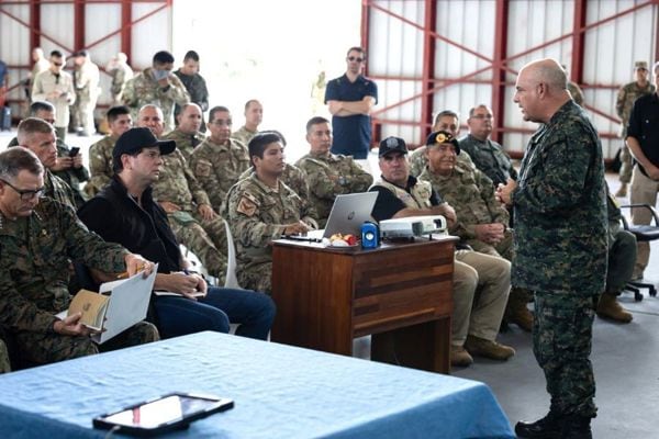 Cooperación militar: ministro Belaunde se reunió en Iquitos con embajador Bernie Navarro y jefe del Comando Sur de EE. UU.