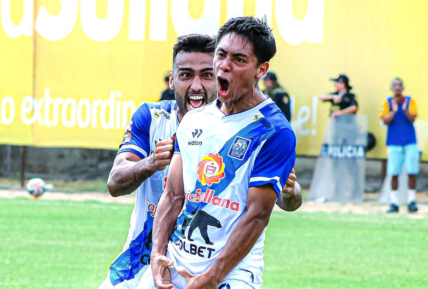 Jugador chileno formado en Universitario de Deportes, destaca en Alianza Atlético.