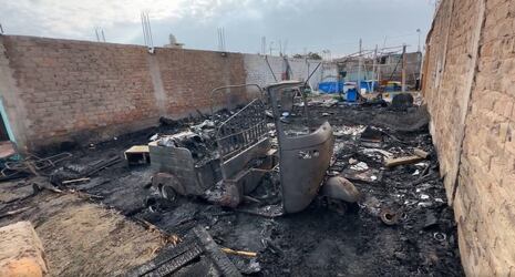 Pisco: voraz incendio consume vivienda en el A.H. 14 de Septiembre en San Andrés