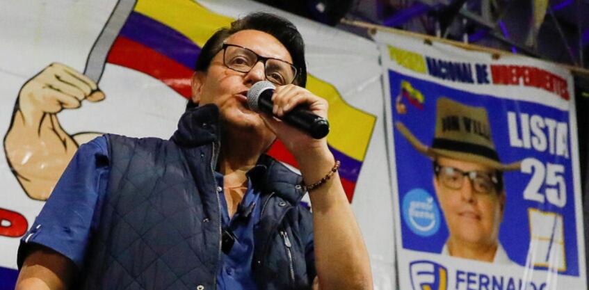 El arma, inicialmente destinada para caza y deporte, comparte similitudes con fusiles militares, generando interrogantes sobre su trayectoria desde Perú hasta Ecuador y cómo el crimen organizado pudo adquirirla.