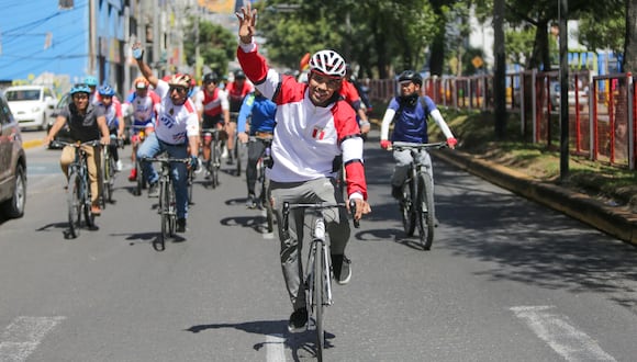 Ganador de la medalla de oro en Chile recorrió calles y avenidas de la Ciudad Blanca (Foto: Leonardo Cuito)