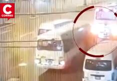Trabajador municipal muere al caer de una combi con la puerta abierta en Ate (VIDEO)