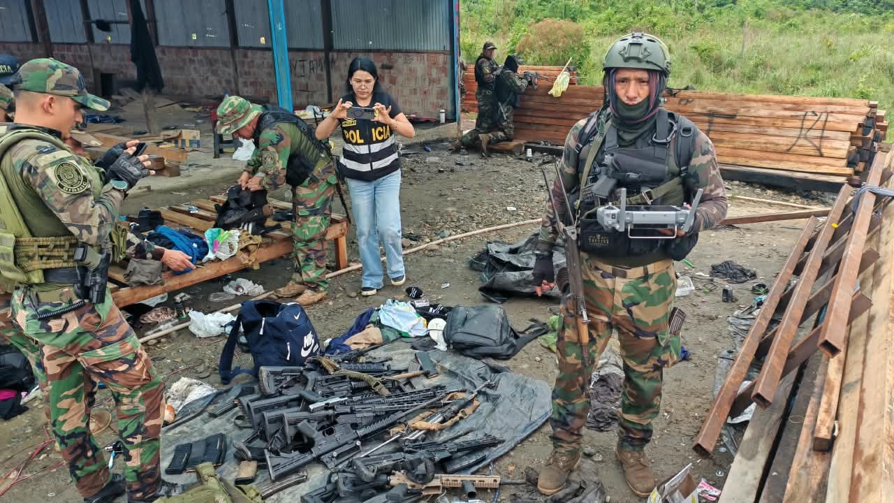 Minería ilegal en Madre de Dios: Policías abaten a 3 delincuentes e incautan armas