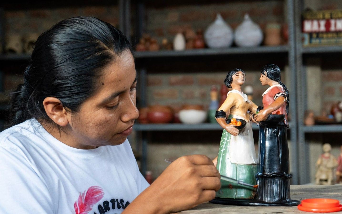 Ceramistas de Chulucanas y La Encantada hacen pasantía en Valencia-España.