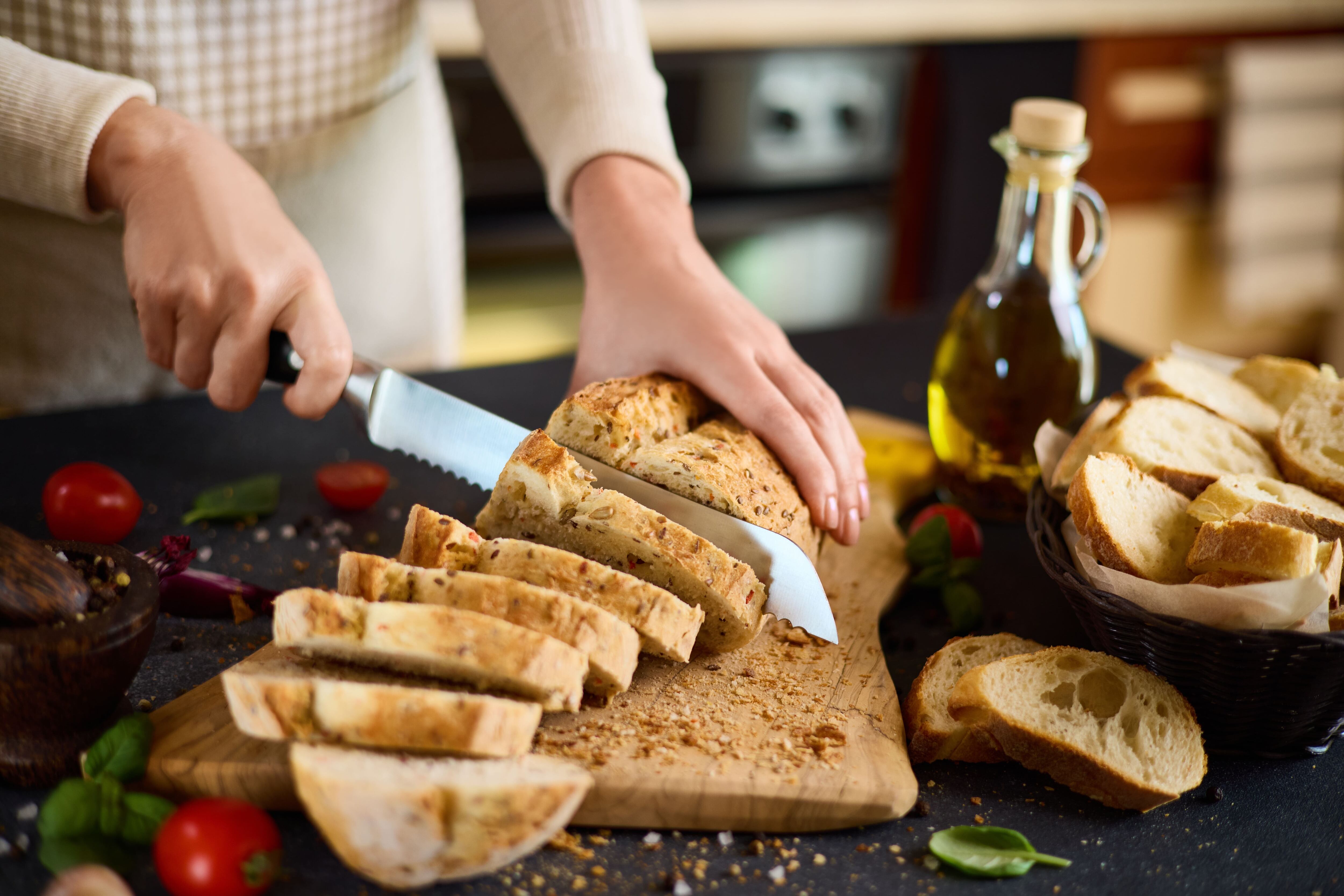 ¿Sabías que puedes “revivir” el pan con un poco de agua? Este y más secretos en esta nota.