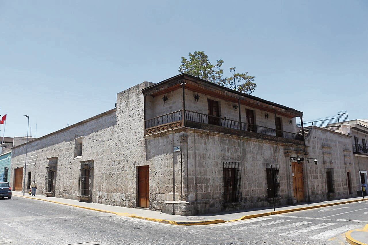 Casonas no soportarían movimiento telúrico. (Foto: GEC)