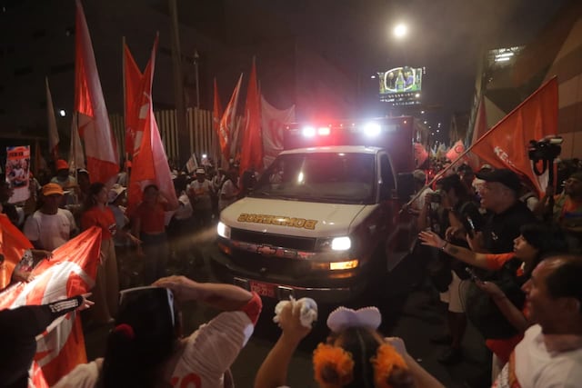 Simpatizantes de partidos llegan a exteriores del Centro de Convenciones por debate presidencial (Foto: Julio Reaño/GEC)