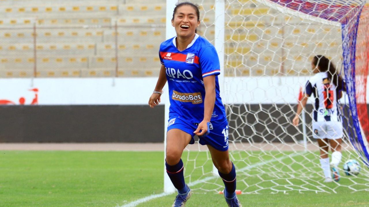 Los tantos tricolores fueron de Angie Tomateo y Katherine Bravo. El cuadro trujillano se mantiene en la lucha por clasificar a la semifinal. (Foto: CAM)