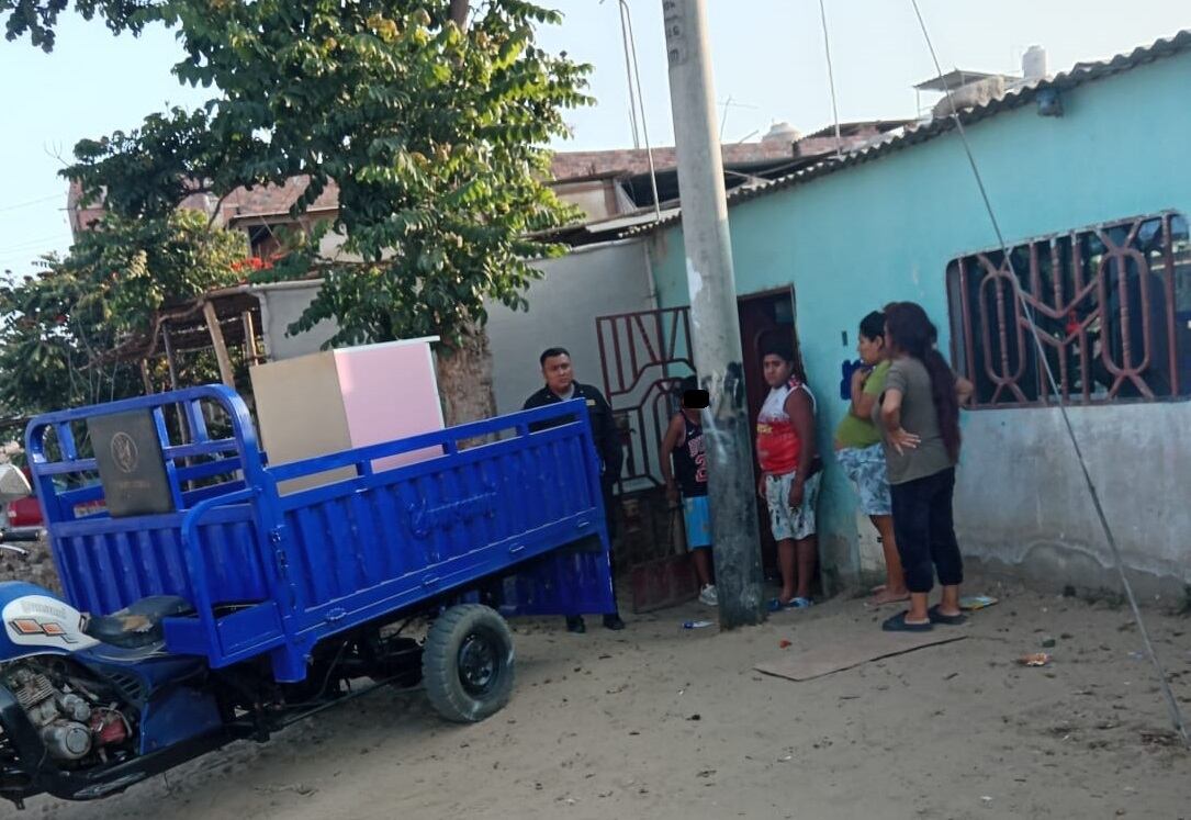 Delincuentes dispararon contra una vivienda en la calle Baltazar Villalonga y en el ataque resultó herido un escolar de 13 años. Víctima recibió seis tiros en la pierna derecha.