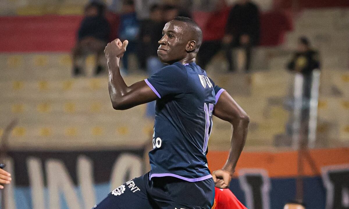 El ecuatoriano Jairo Vélez y el colombiano Yorleys Mena anotaron en el triunfo del cuadro vallejiano. (Foto: Liga 1)