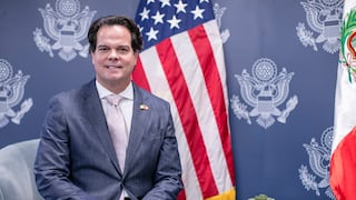 Bernie Navarro, embajador de EE.UU. en Perú, llegó a la sede de la PCM