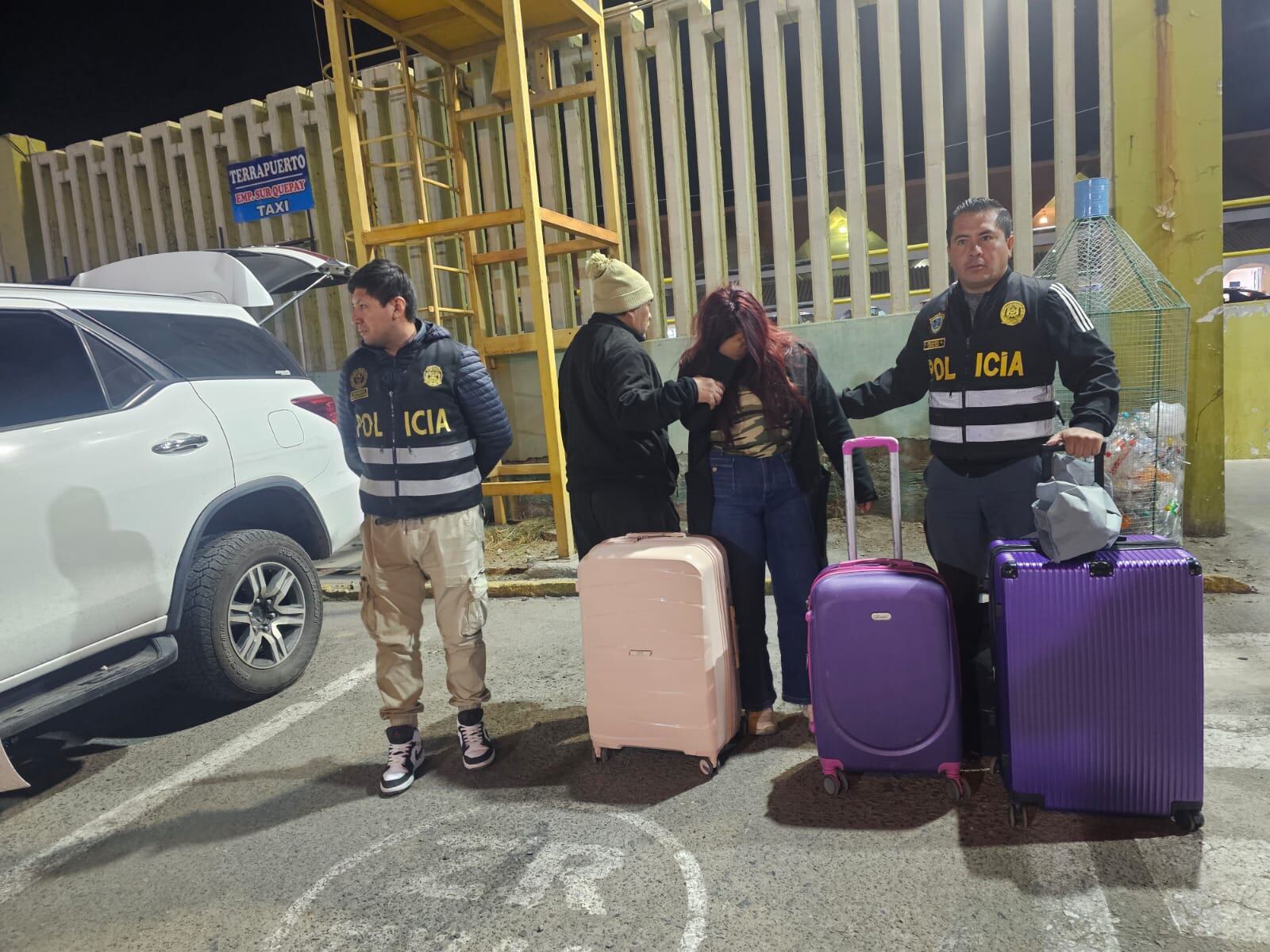 Joven intervenida por el presunto delito de tráfico ilícito de drogas en Arequipa. Foto: Difusión.