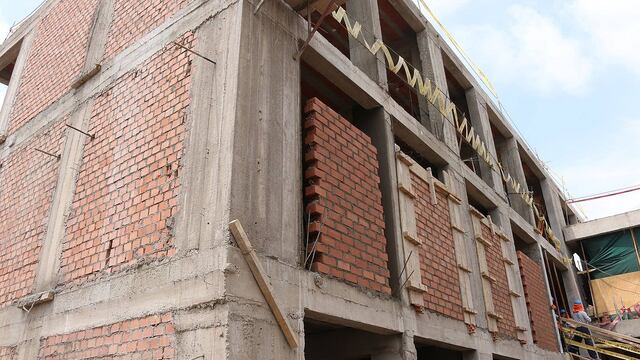 Reinician construcción de colegio luego de acuerdo entre Apafa y Construcción Civil