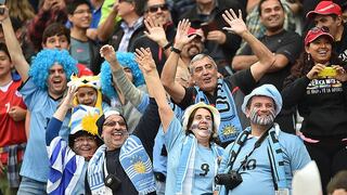 Hinchada uruguaya celebró el pase al repechaje de Perú en el Estadio Centenario (VIDEO)