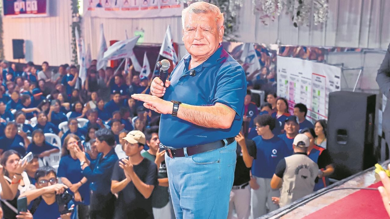 El líder de APP buscaría calar en el electorado joven con el apoyo de seis streamers que no han dudado en respaldar abiertamente la postulación del exgobernador de La Libertad.