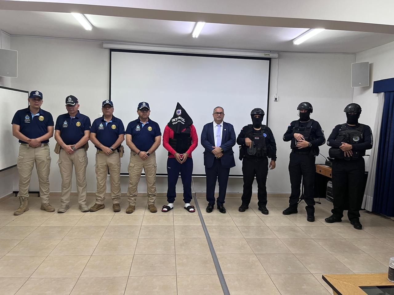 'The Monster': 🔴LIVE Erick Moreno arrived in Arequipa (VIDEOS and PHOTOS) Peruvian and Paraguayan authorities next to 'El Monstruo'.