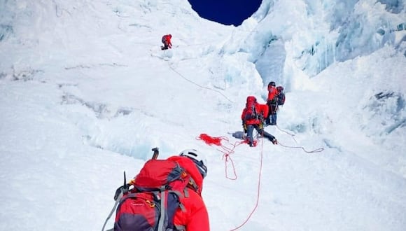 Extranjero cayó 120 metros por una pared de hielo y su estado de salud es reservado.